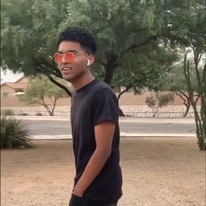 Meet your Posher, Anthony